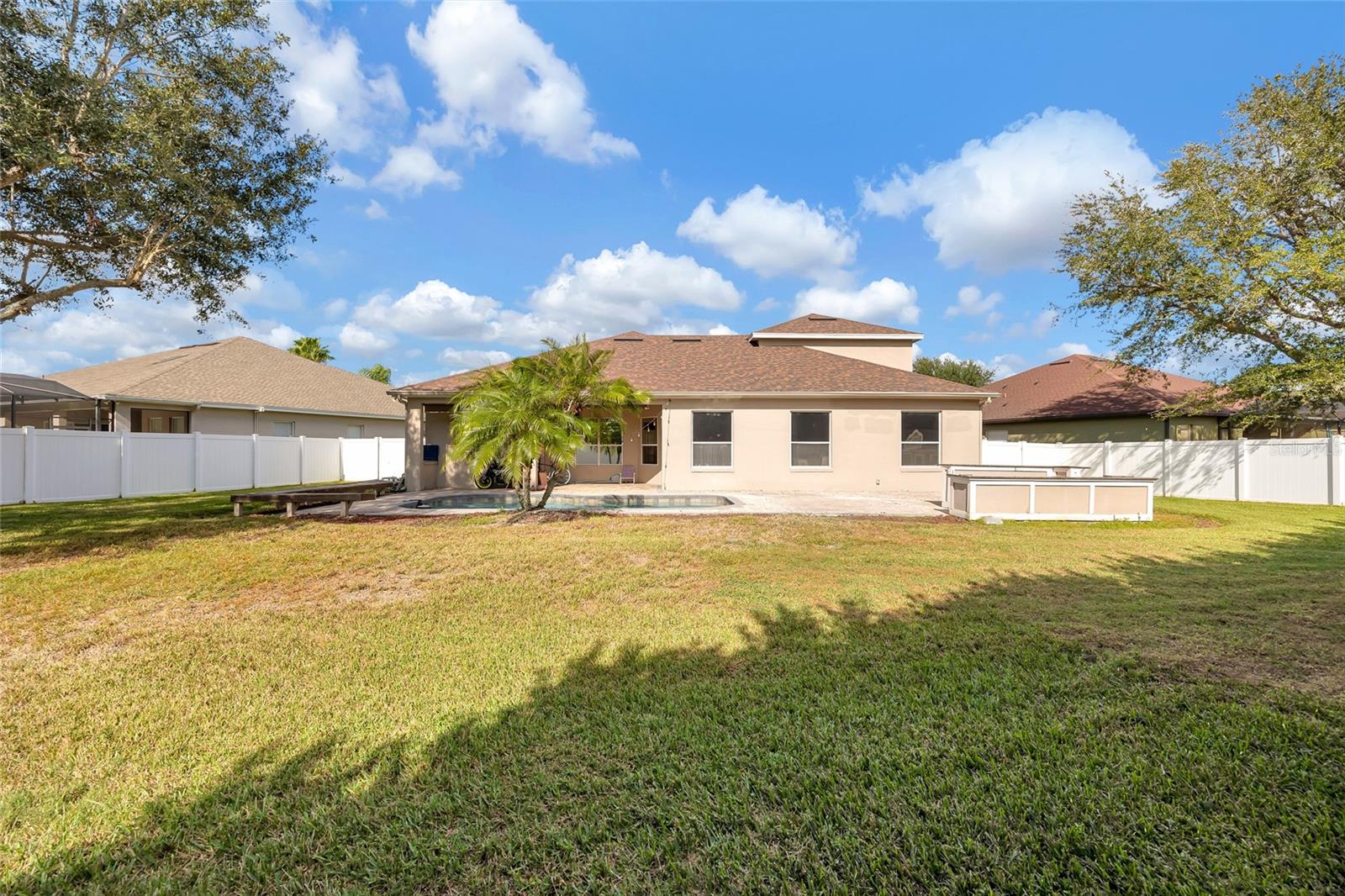 BROOKSTONE 43/47 - Residential