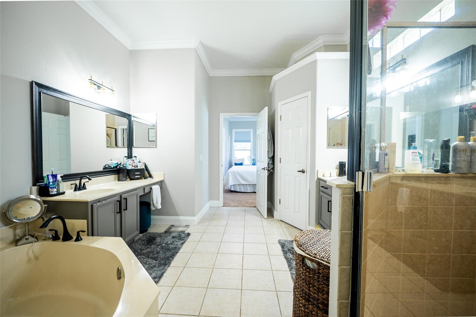 BROOKSTONE 43/47 - Residential