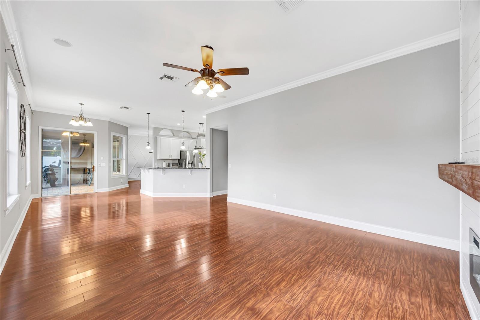 BROOKSTONE 43/47 - Residential