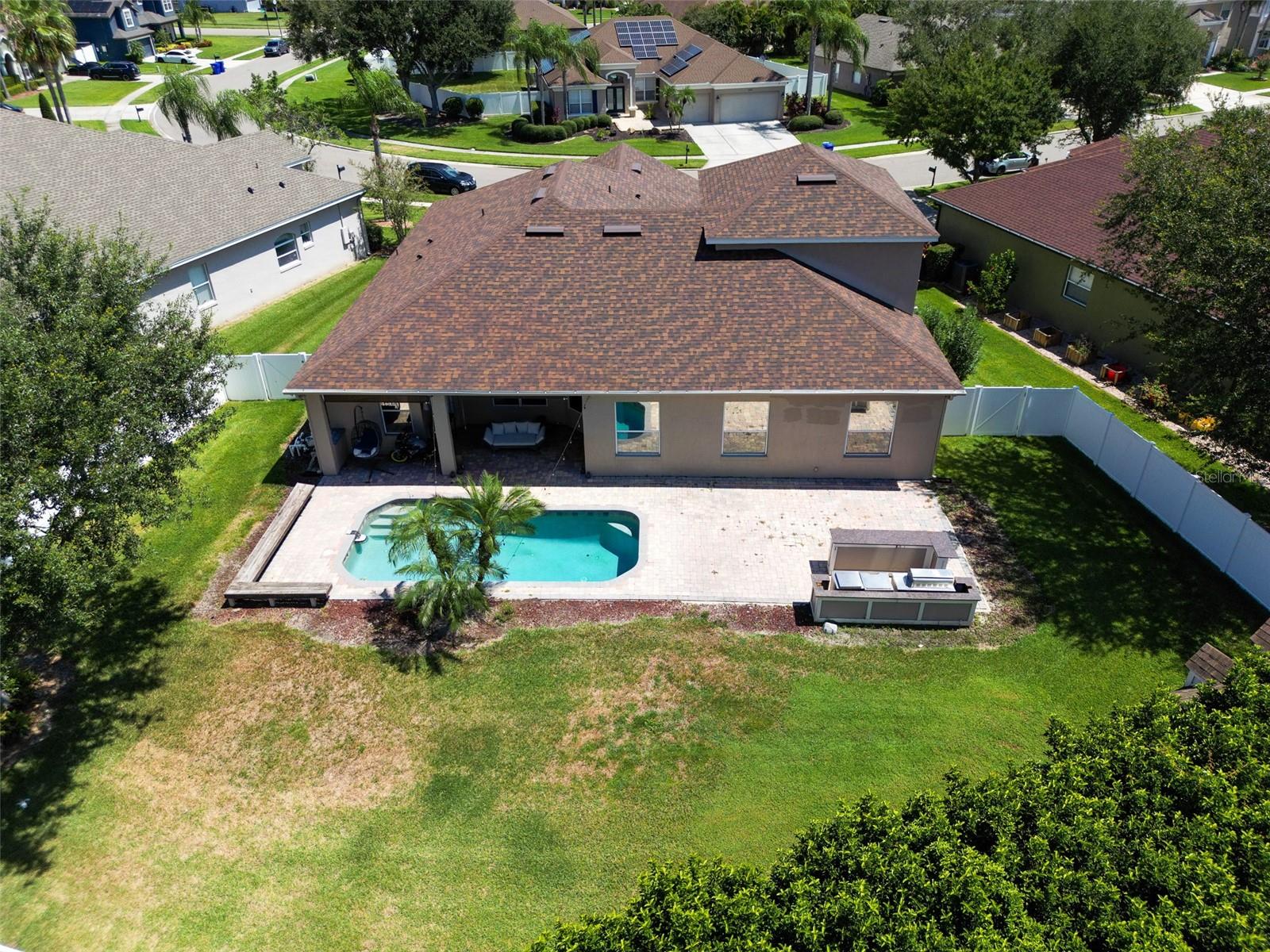 BROOKSTONE 43/47 - Residential