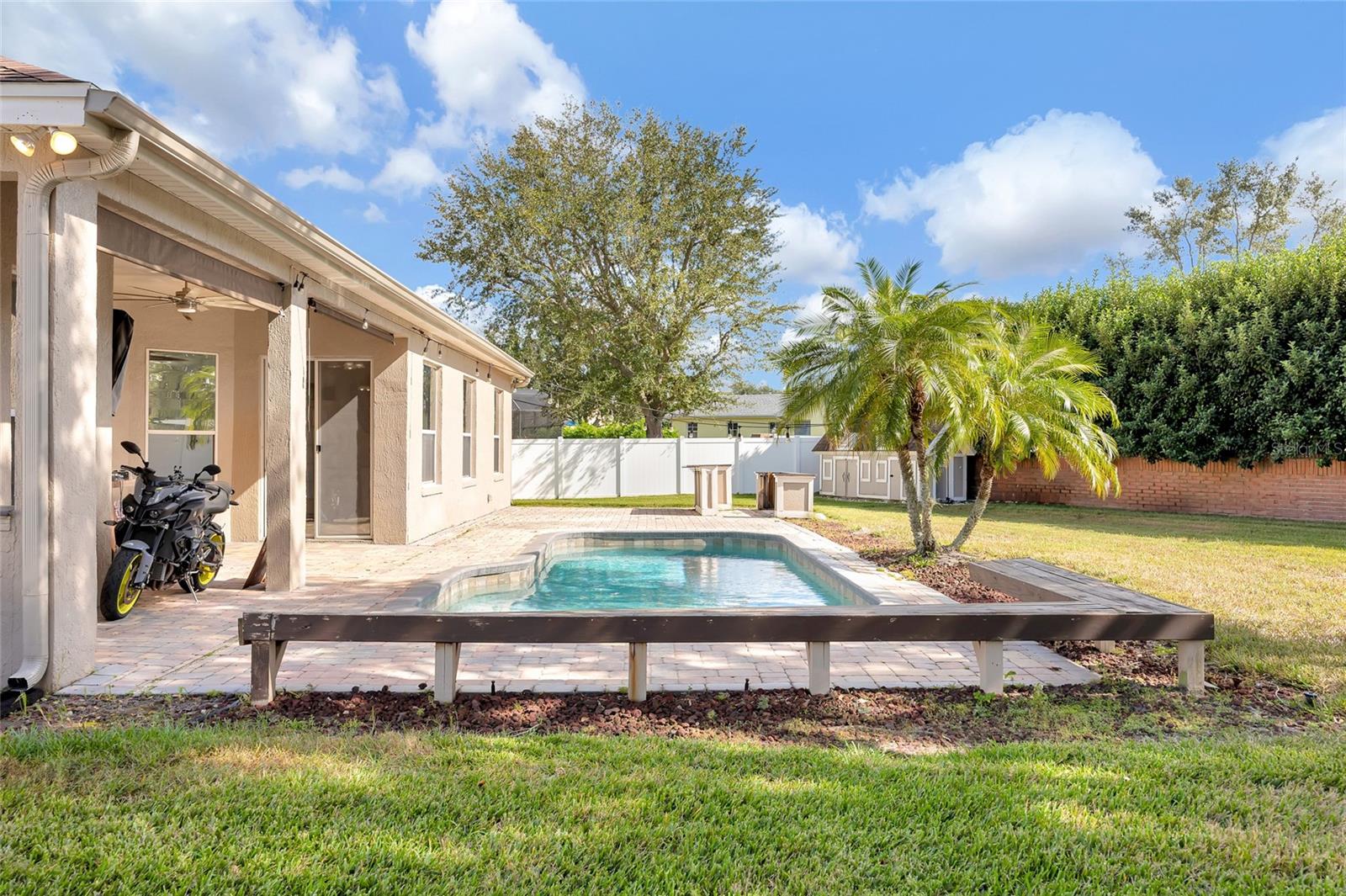 BROOKSTONE 43/47 - Residential