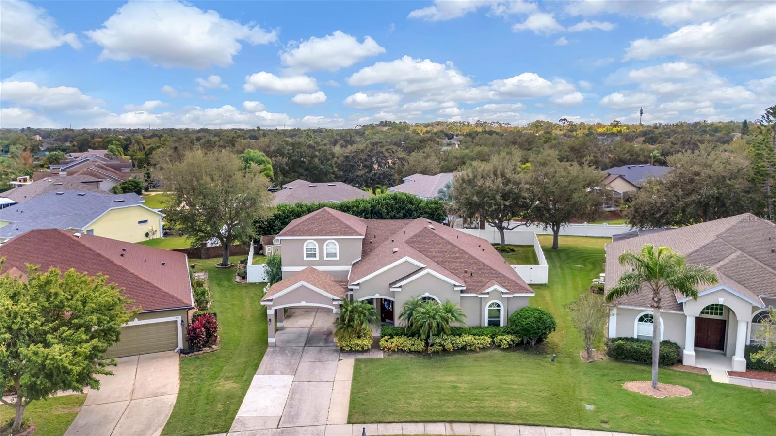 BROOKSTONE 43/47 - Residential