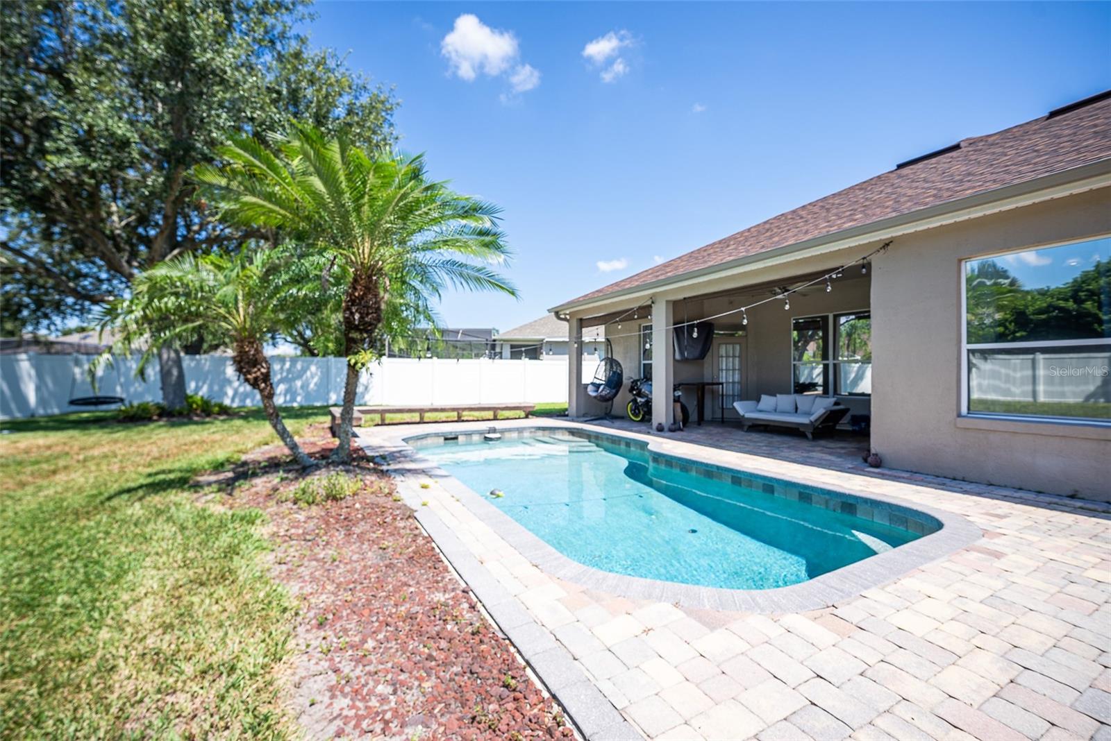 BROOKSTONE 43/47 - Residential