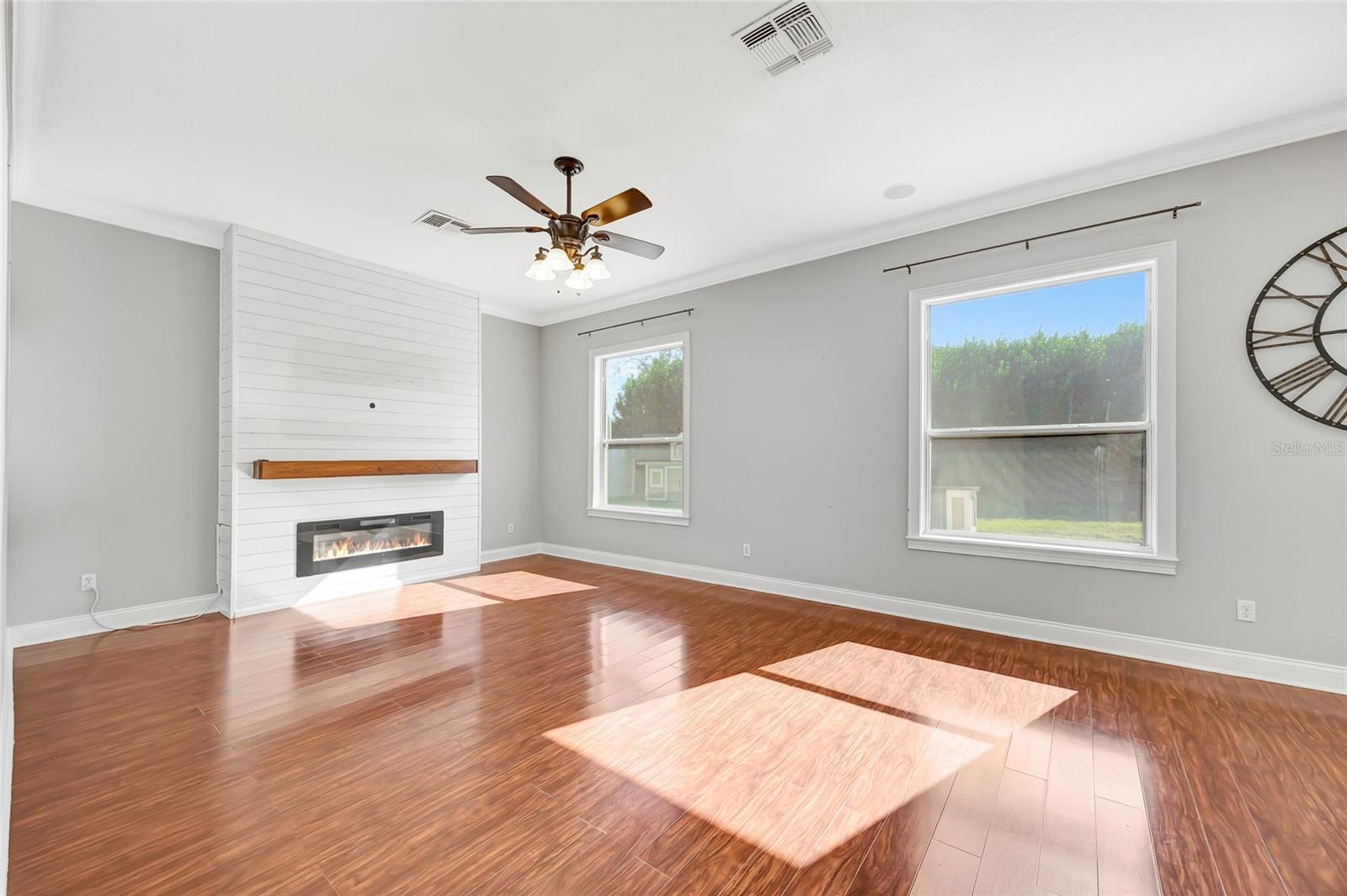 BROOKSTONE 43/47 - Residential