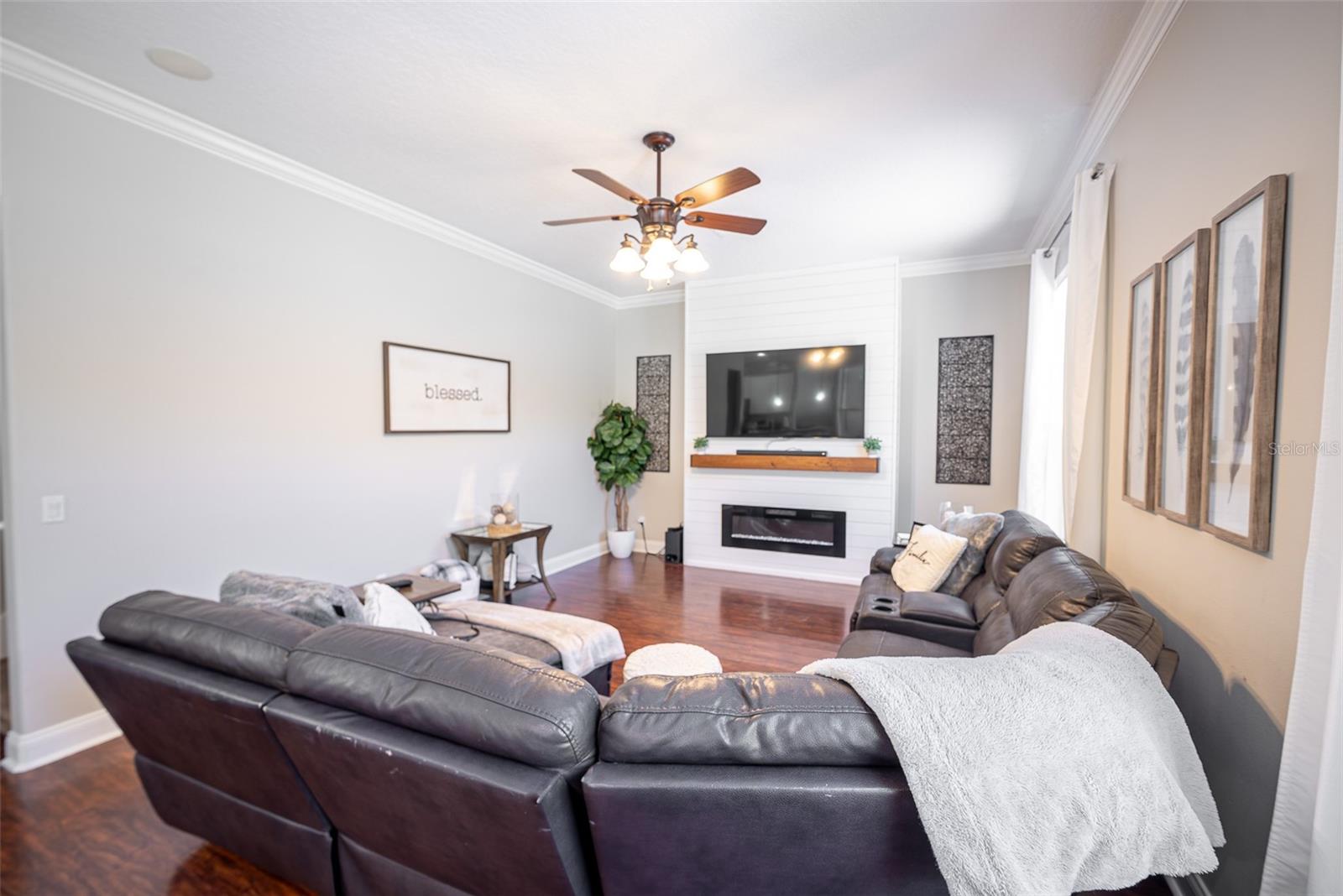 BROOKSTONE 43/47 - Residential