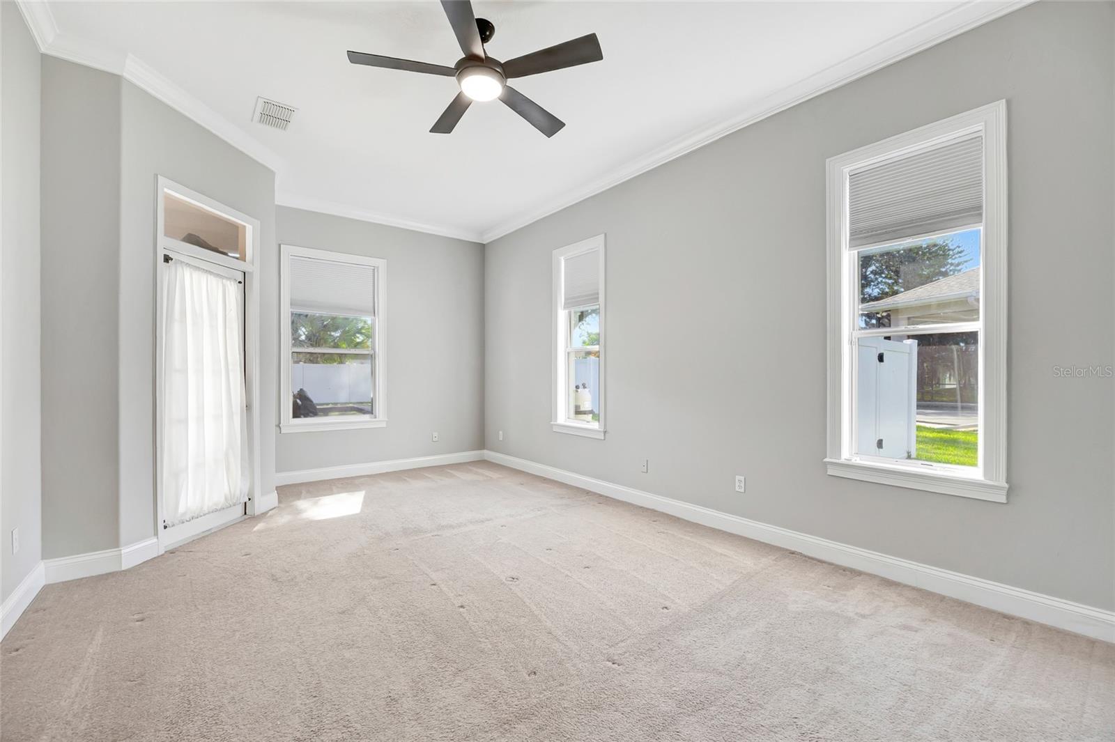 BROOKSTONE 43/47 - Residential