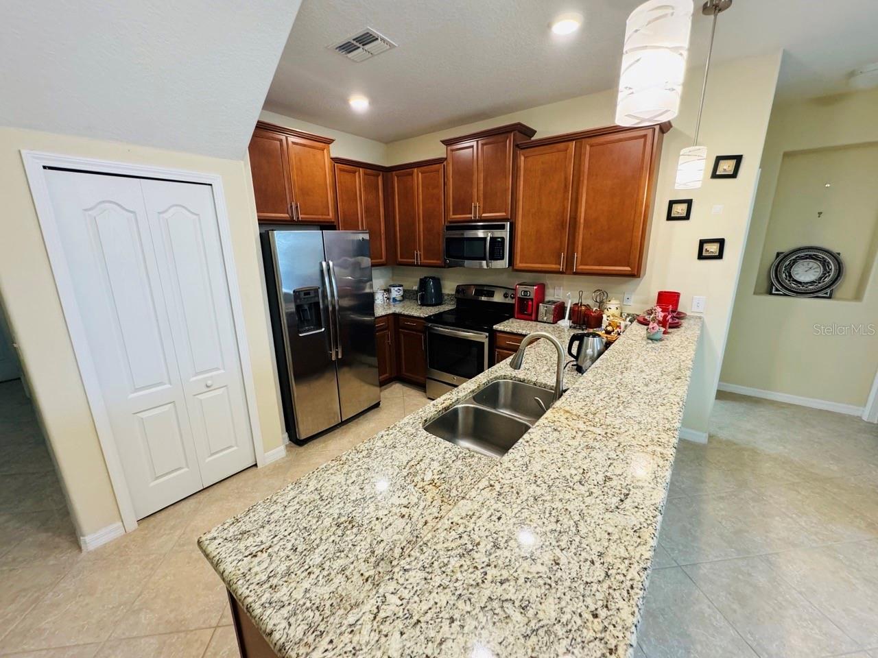 3308 RODRICK CIRCLE
