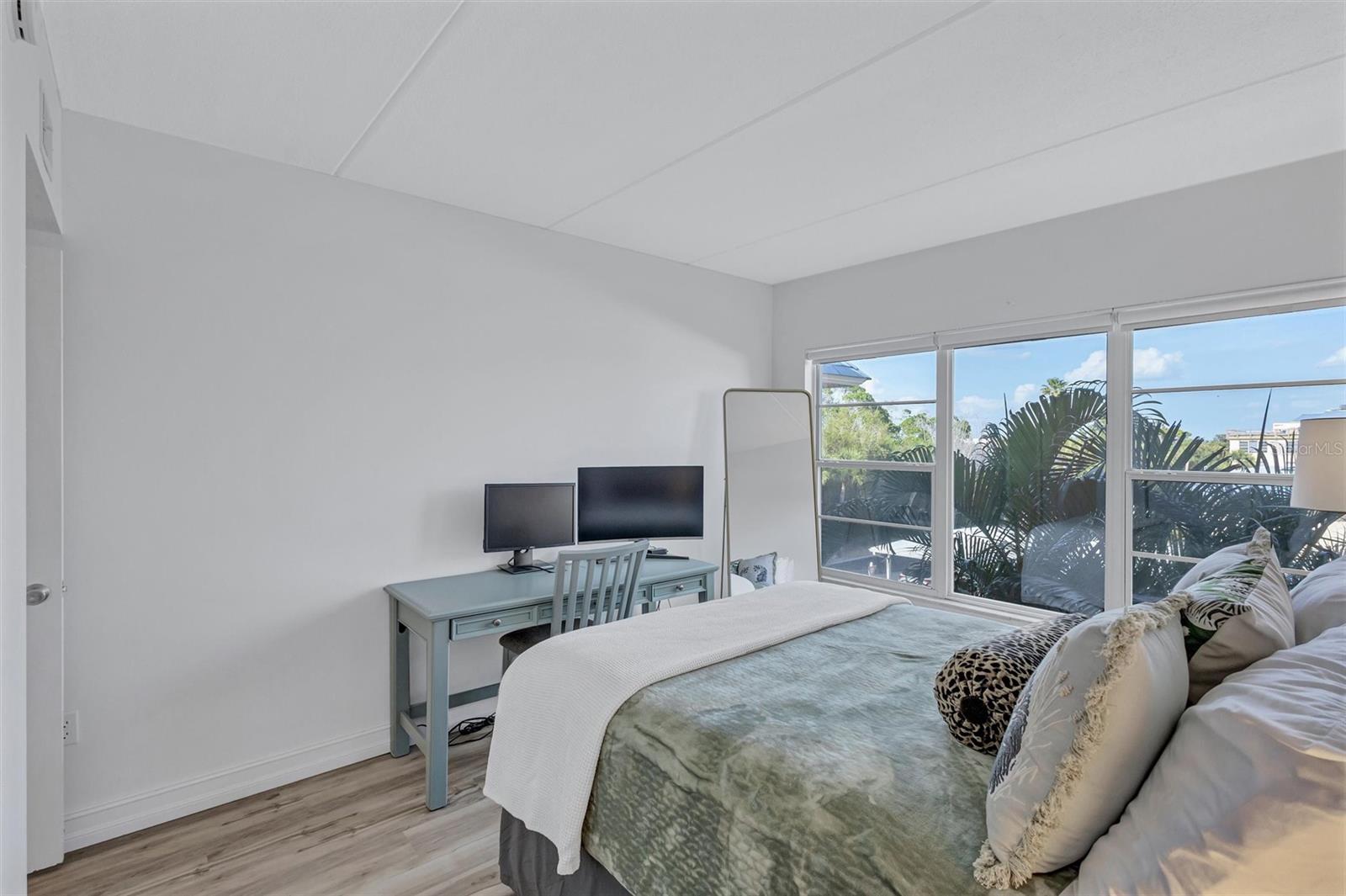 BEACH HARBOR CLUB - Residential