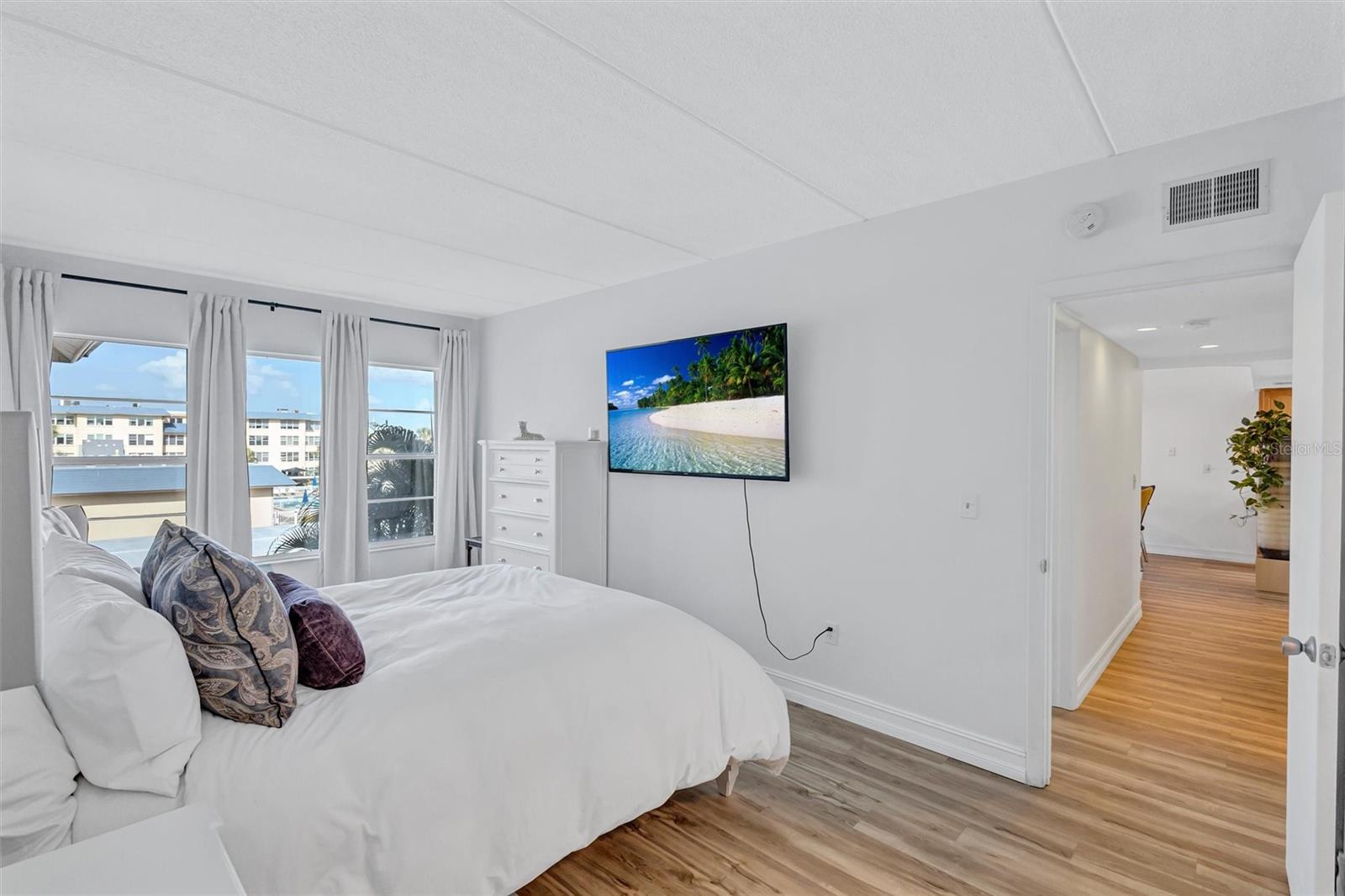 BEACH HARBOR CLUB - Residential