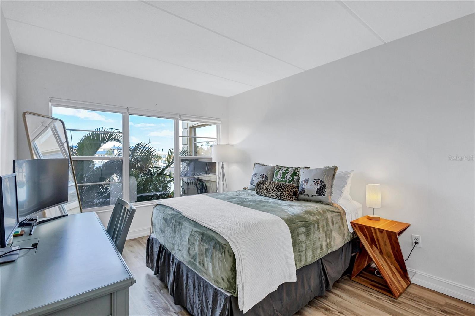 BEACH HARBOR CLUB - Residential