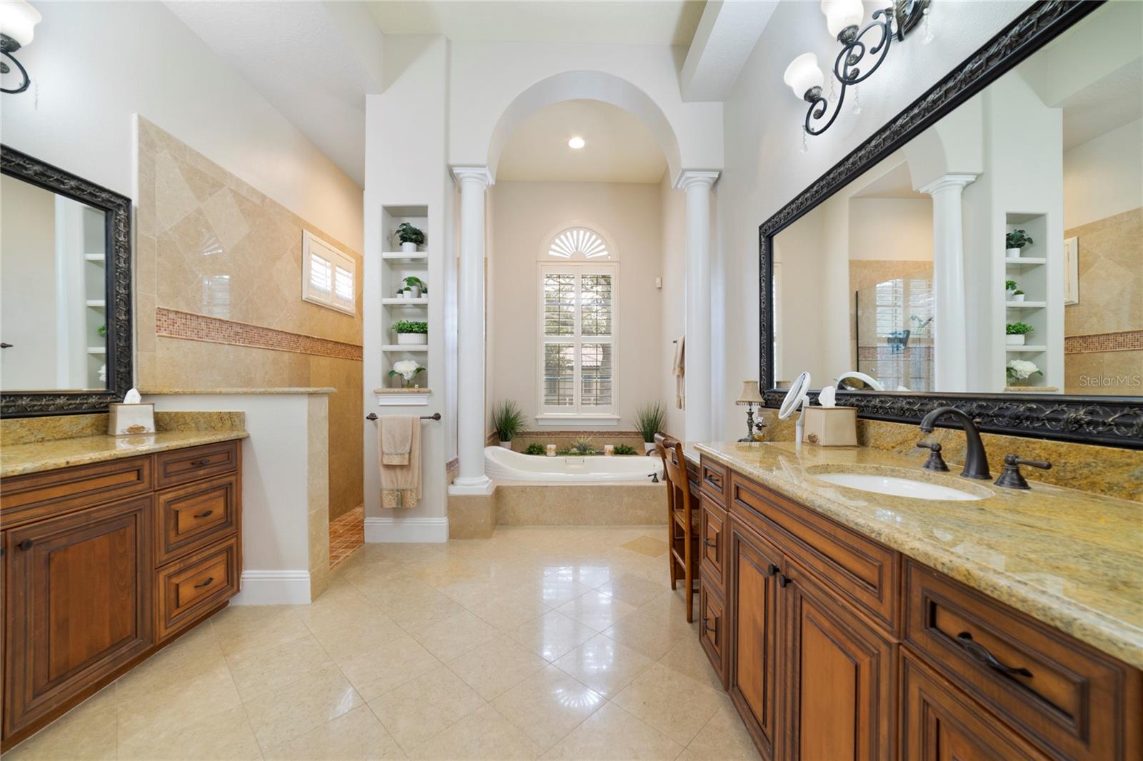 KEENES POINTE UNIT 7 - Residential