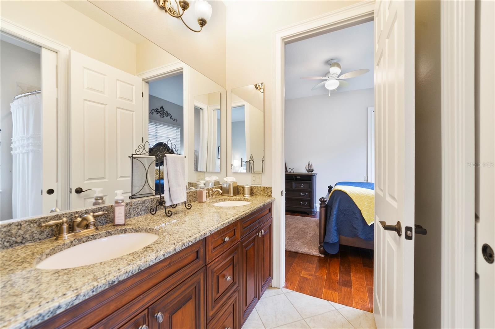 KEENES POINTE UNIT 7 - Residential