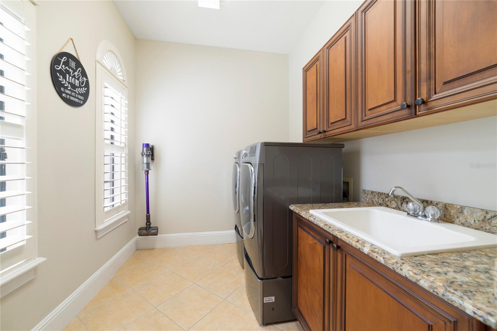 KEENES POINTE UNIT 7 - Residential