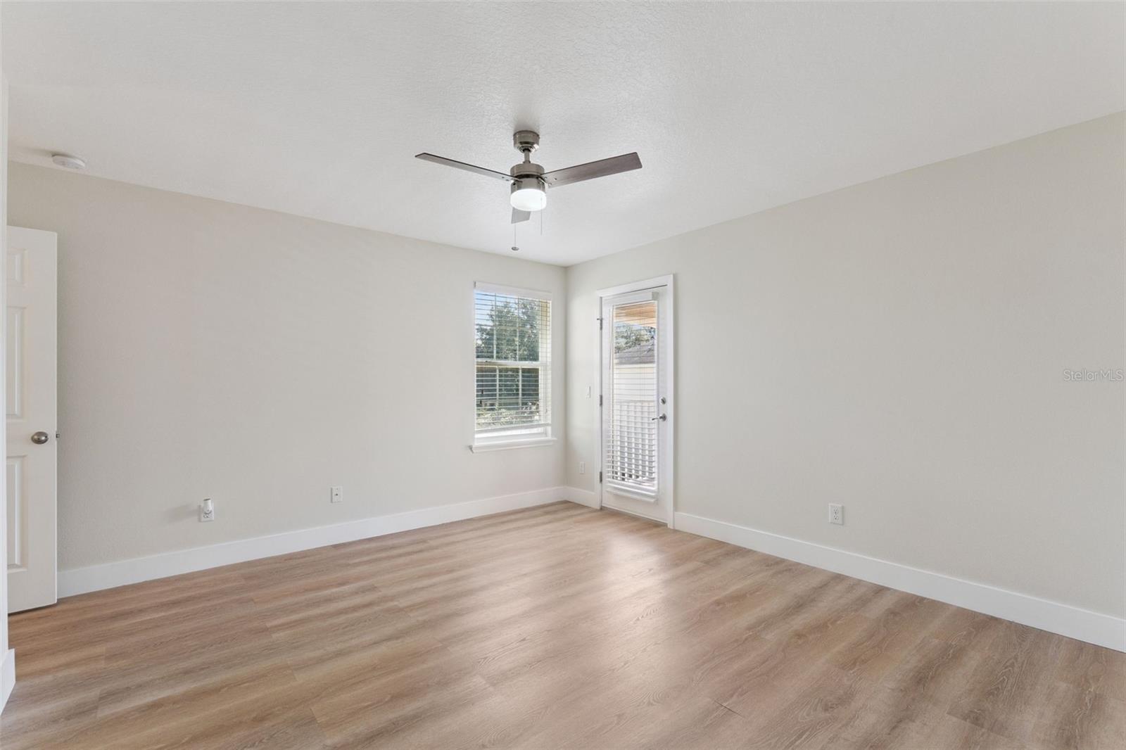 PRESTON SQUARE - Residential