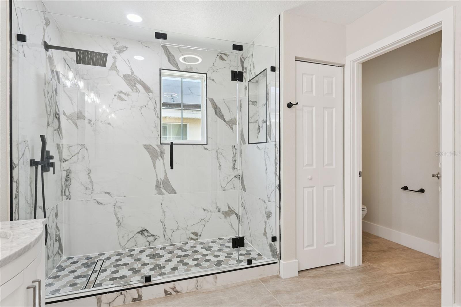 PRESTON SQUARE - Residential