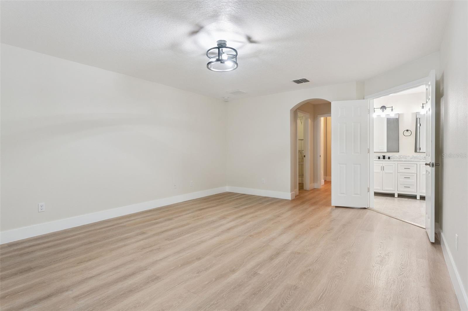 PRESTON SQUARE - Residential