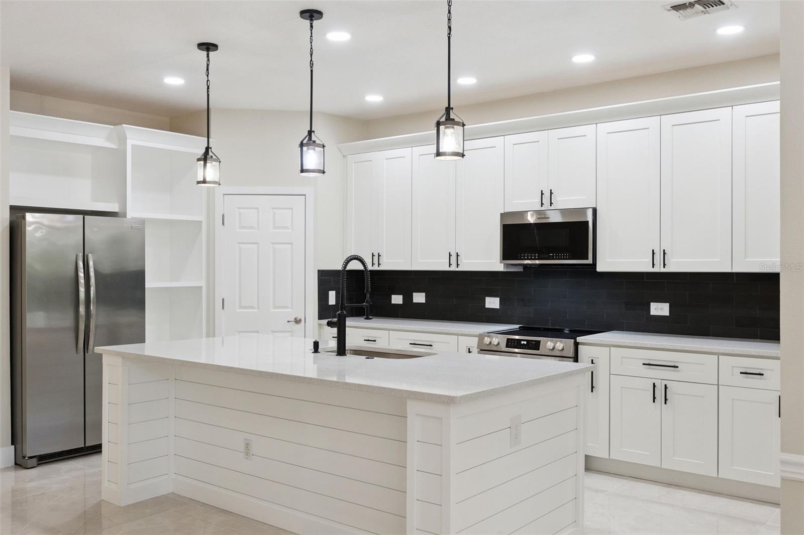 PRESTON SQUARE - Residential