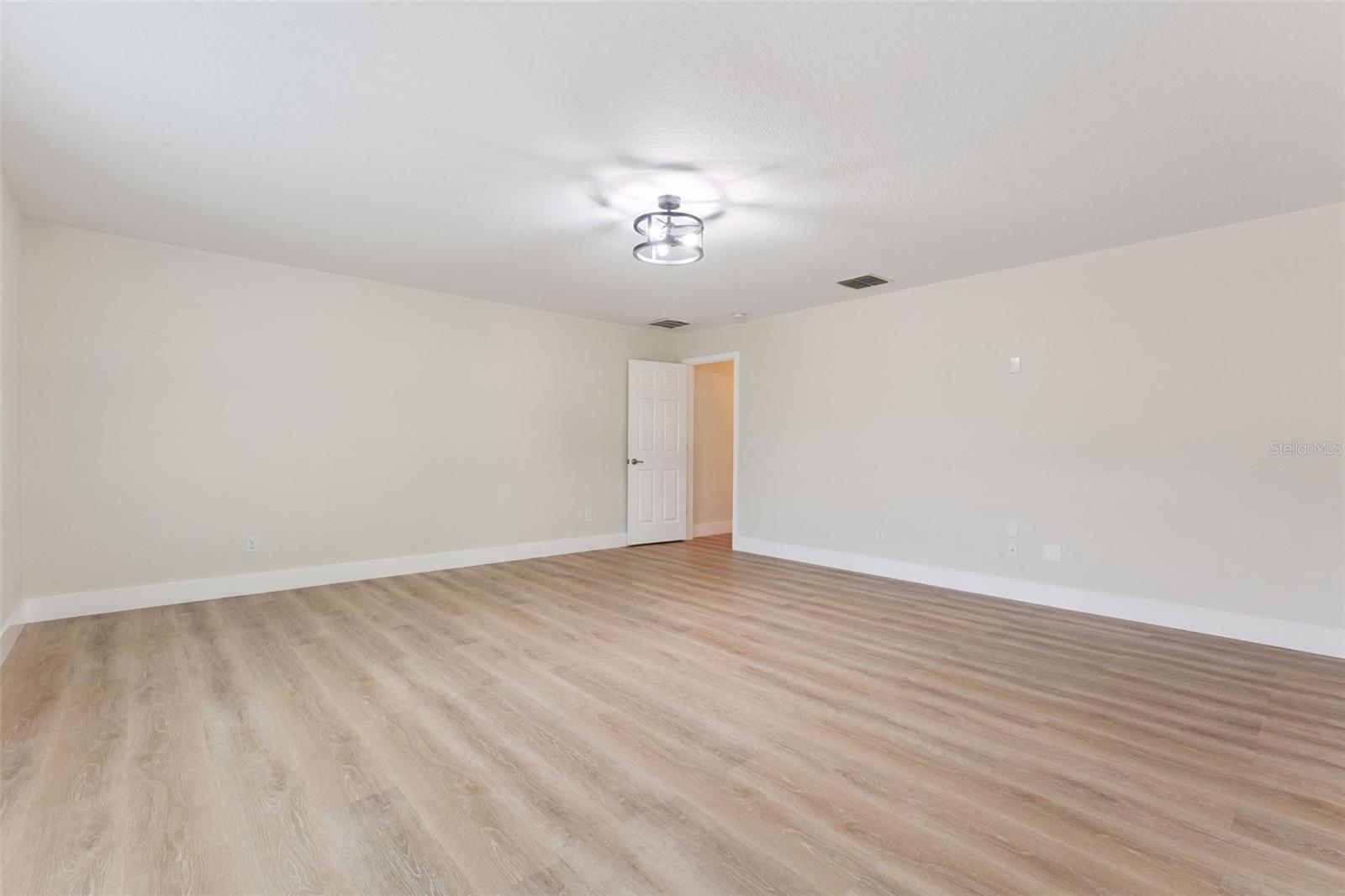 PRESTON SQUARE - Residential