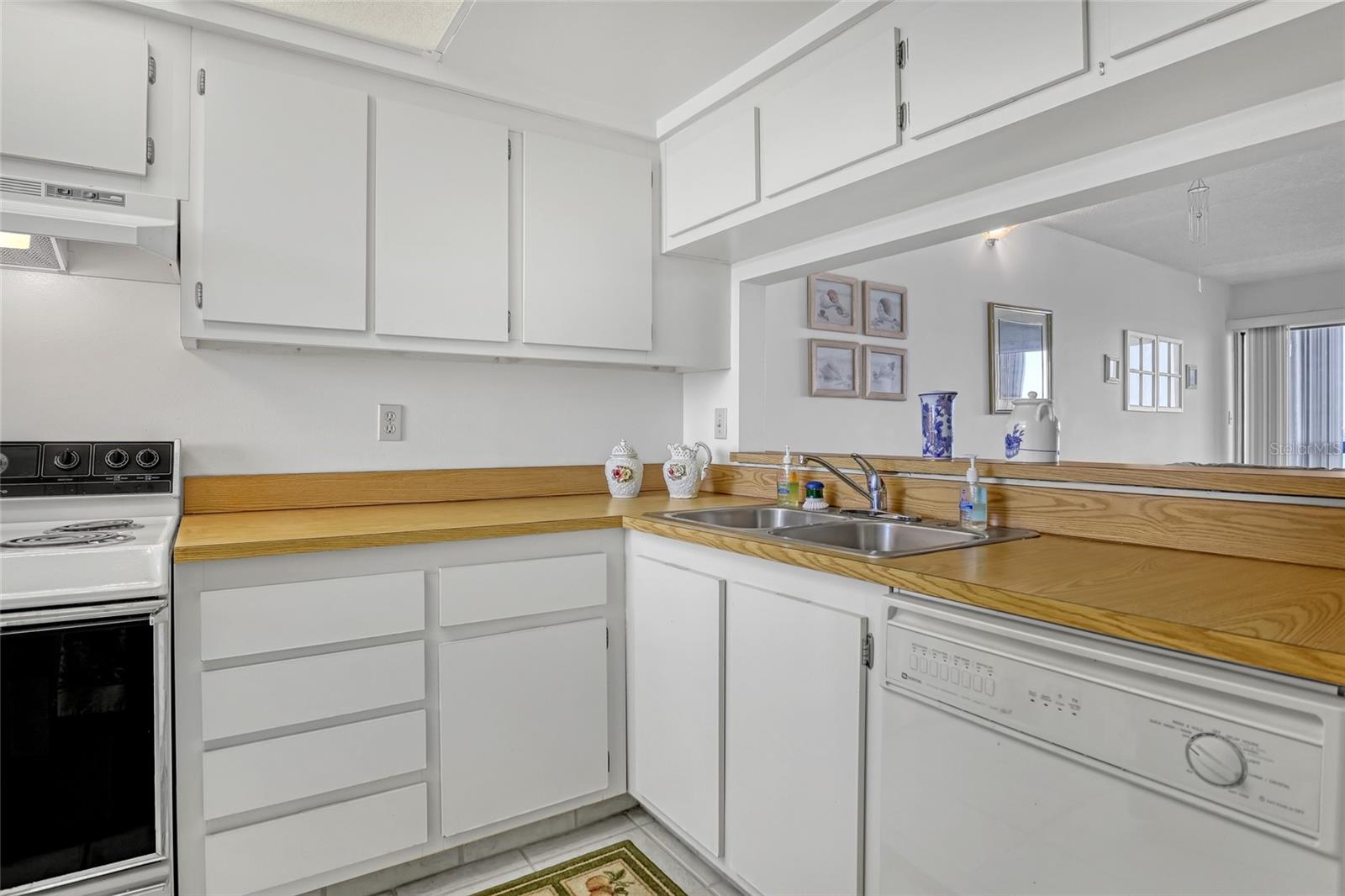 PELICAN POINT A CONDO - Residential