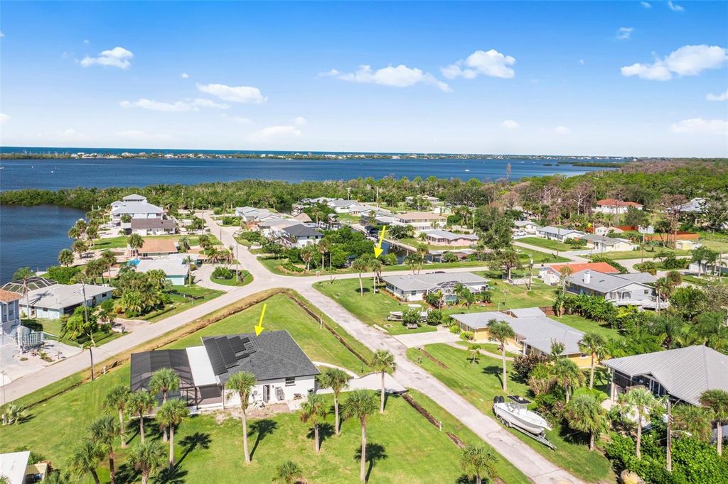 Photo of 915 Suncrest Lane, Englewood, FL 34223 (MLS # A4664610)