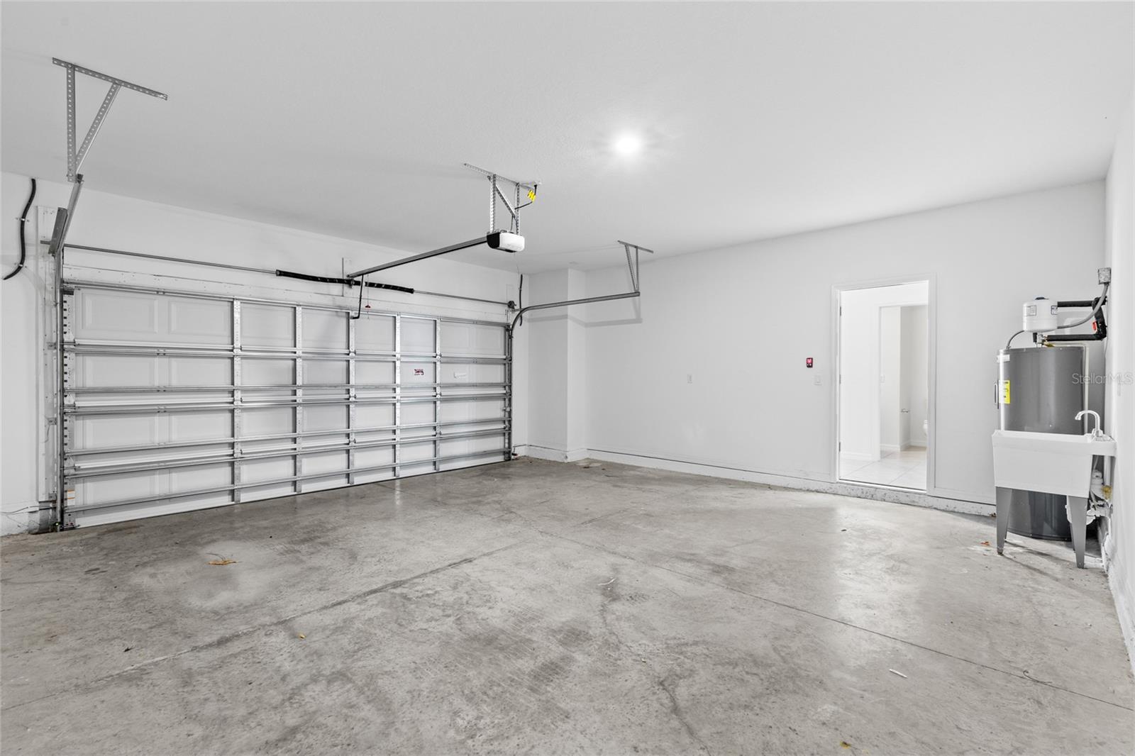 AVALON WOODS - Residential Lease