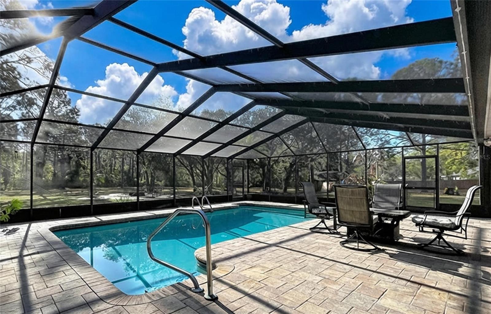 GOLDEN ACRES - Residential