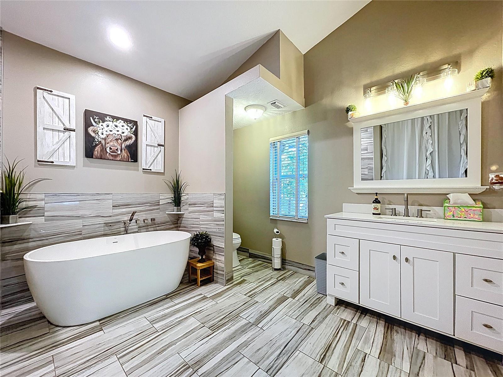 GOLDEN ACRES - Residential