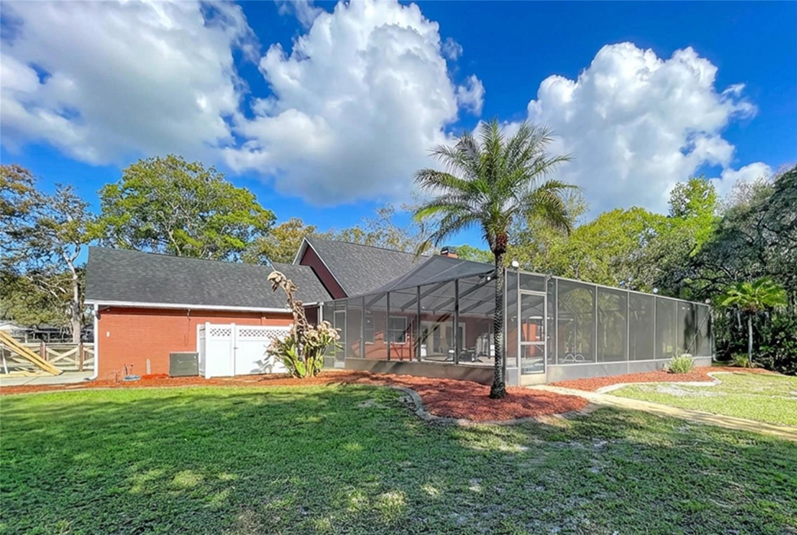 GOLDEN ACRES - Residential