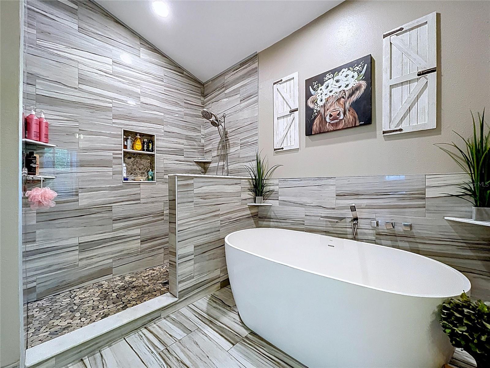 GOLDEN ACRES - Residential