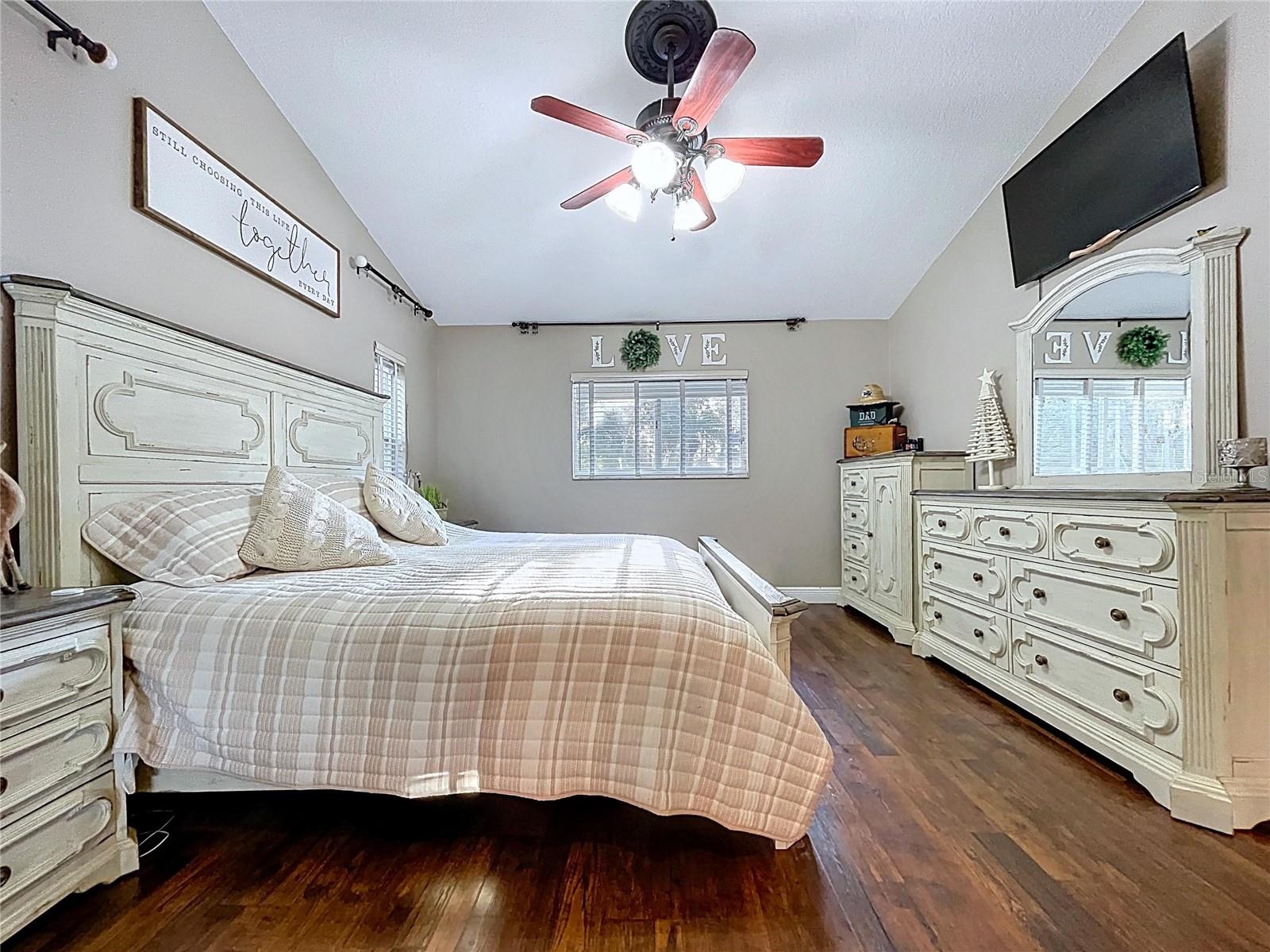 GOLDEN ACRES - Residential