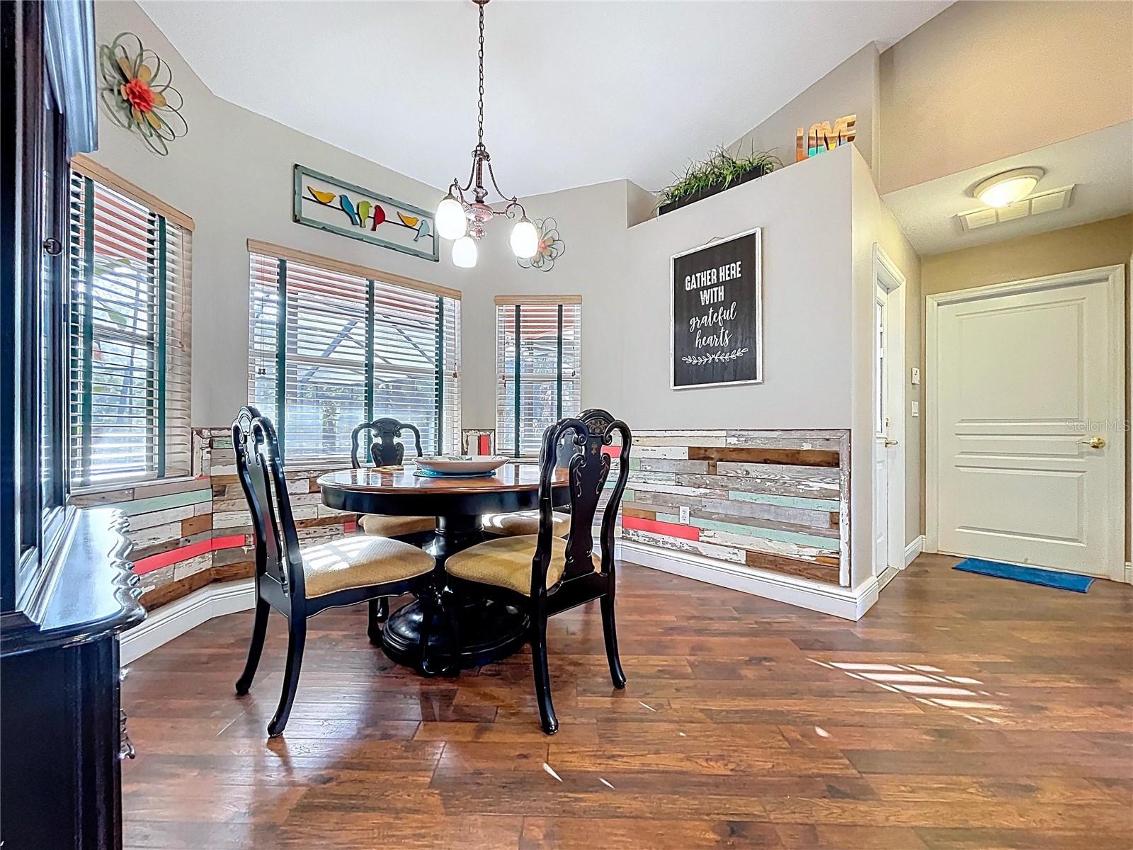 GOLDEN ACRES - Residential