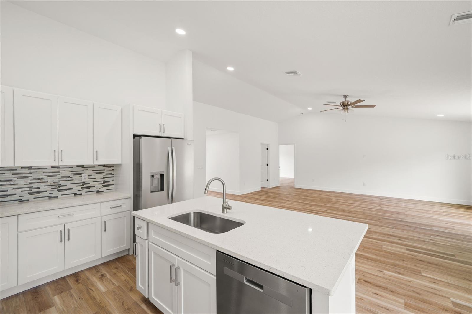 ROYAL HIGHLANDS - Residential