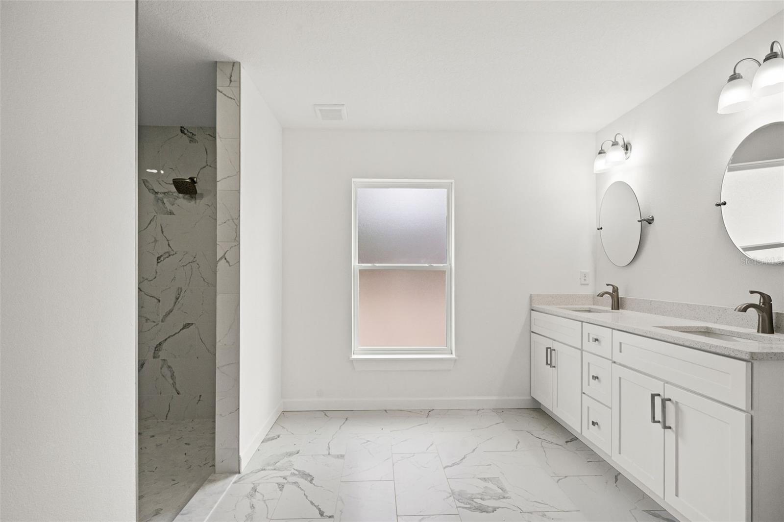 ROYAL HIGHLANDS - Residential