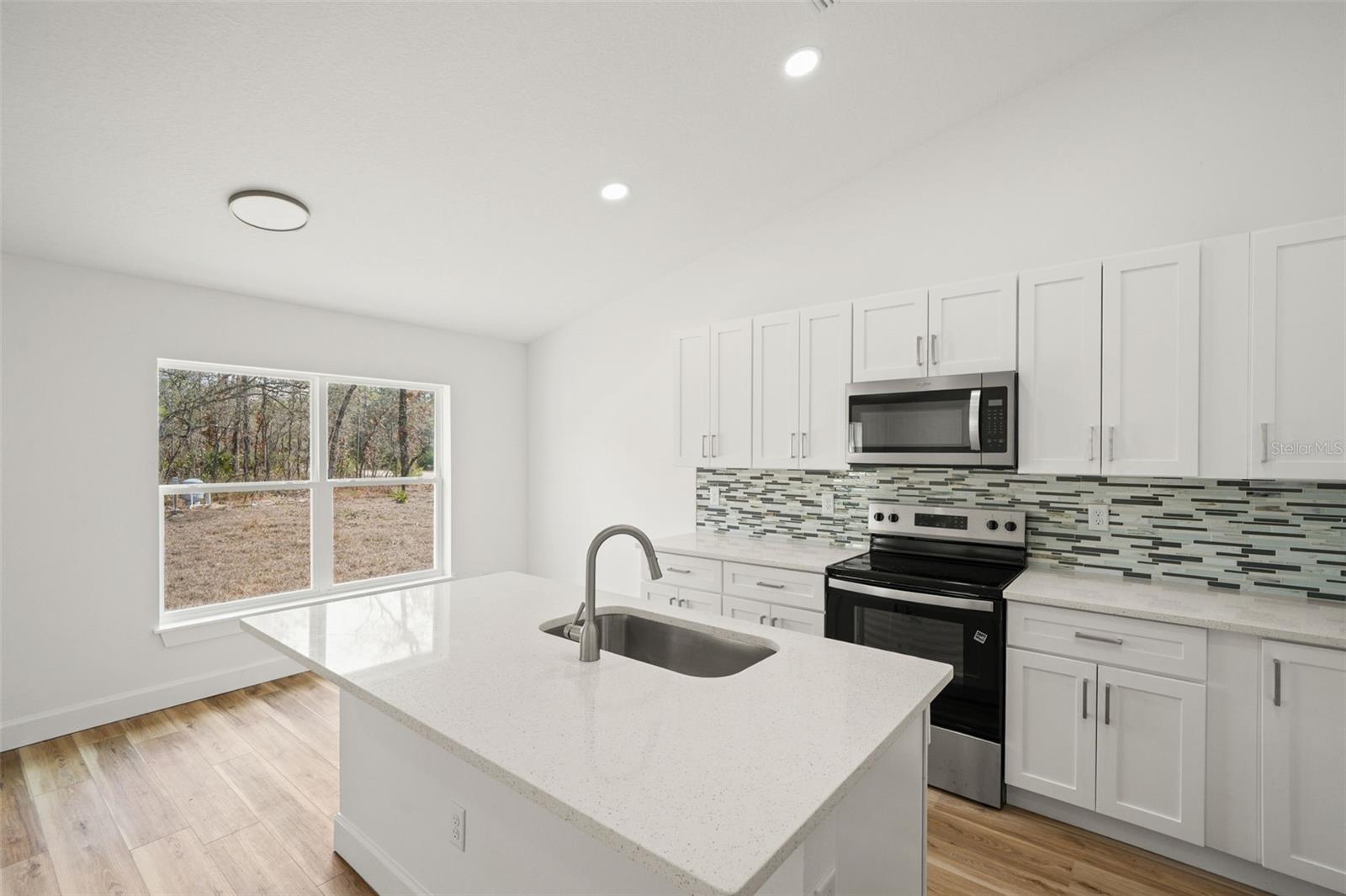 ROYAL HIGHLANDS - Residential