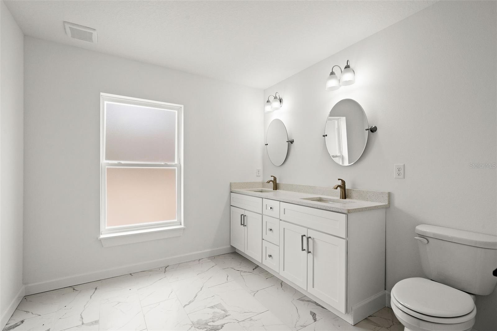 ROYAL HIGHLANDS - Residential