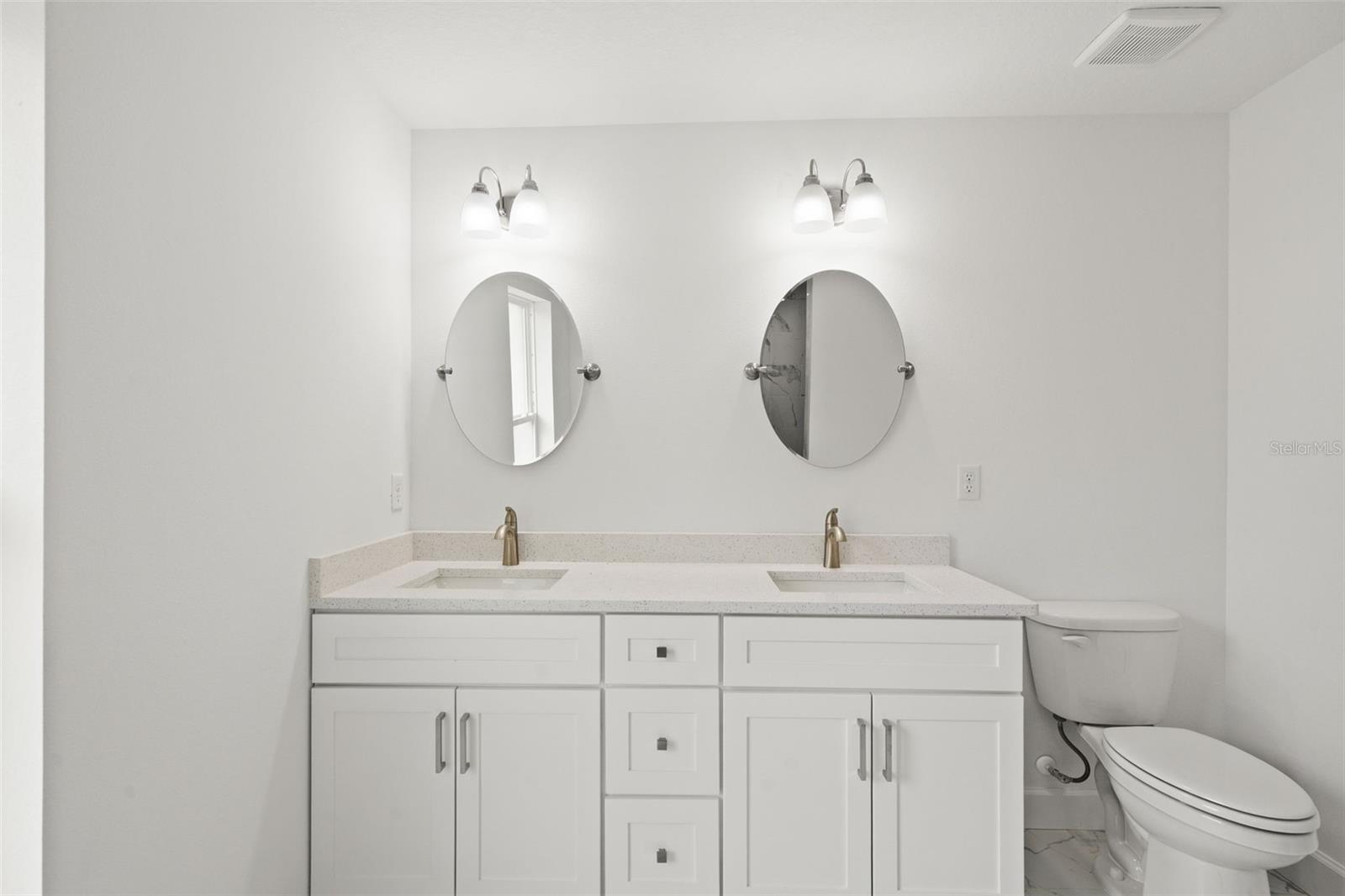 ROYAL HIGHLANDS - Residential