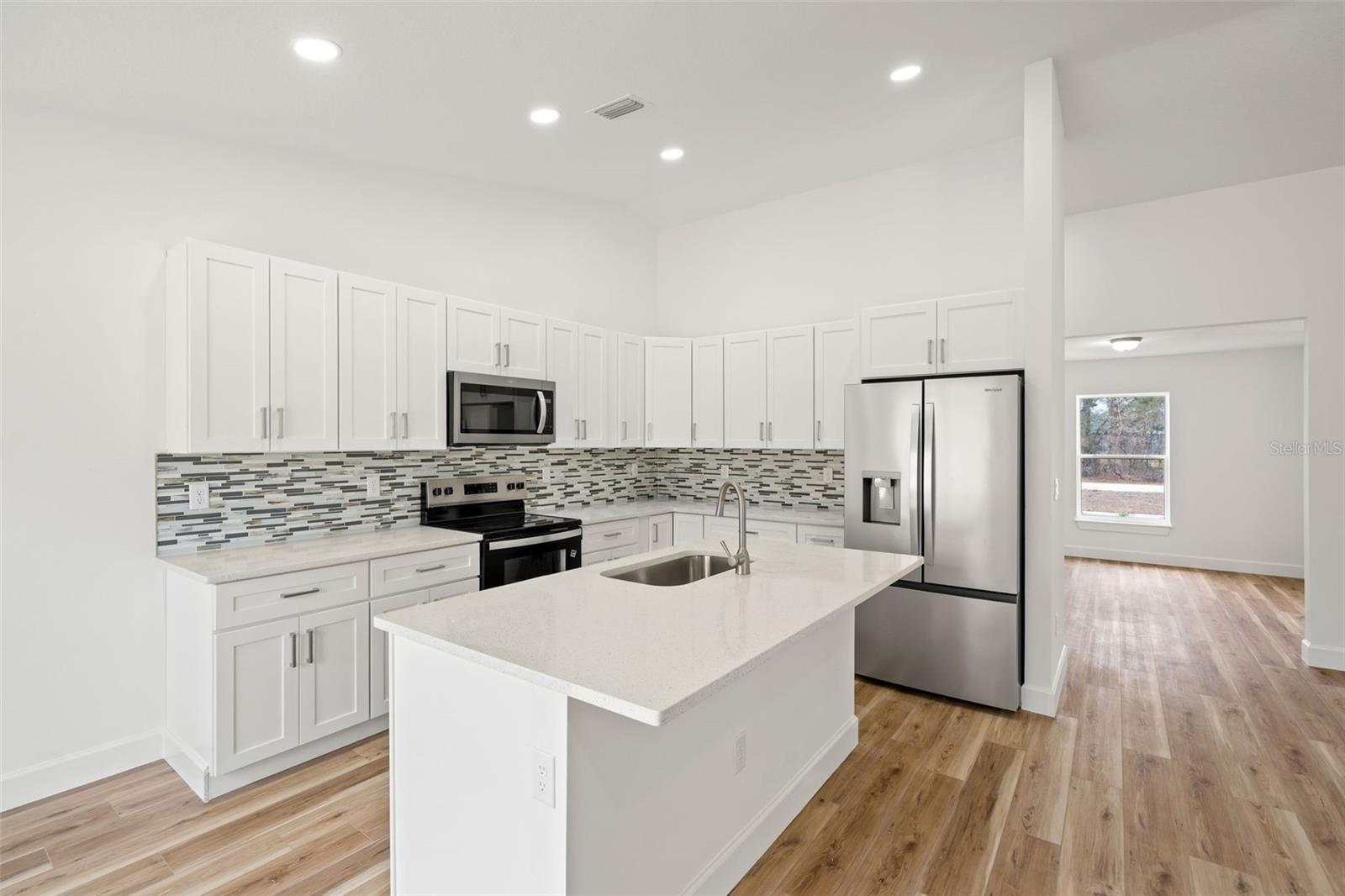 ROYAL HIGHLANDS - Residential