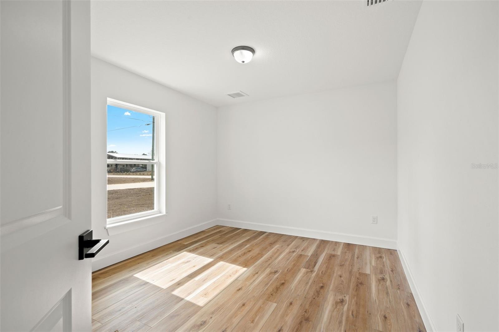 ROYAL HIGHLANDS - Residential