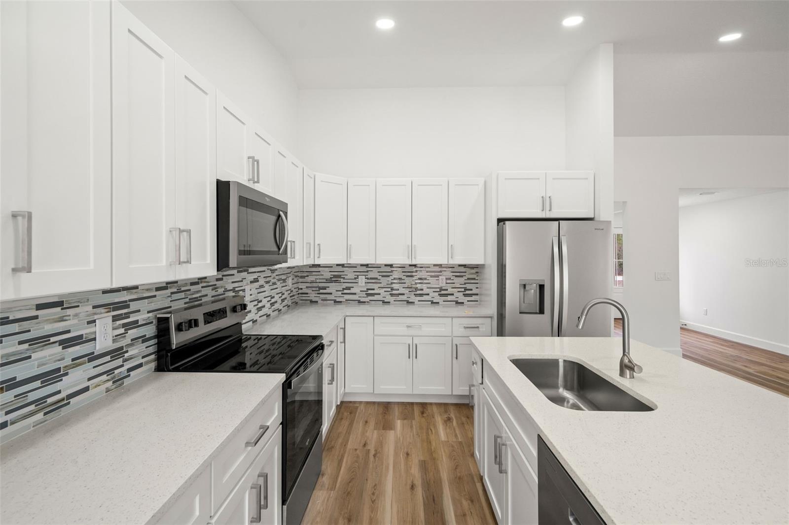 ROYAL HIGHLANDS - Residential