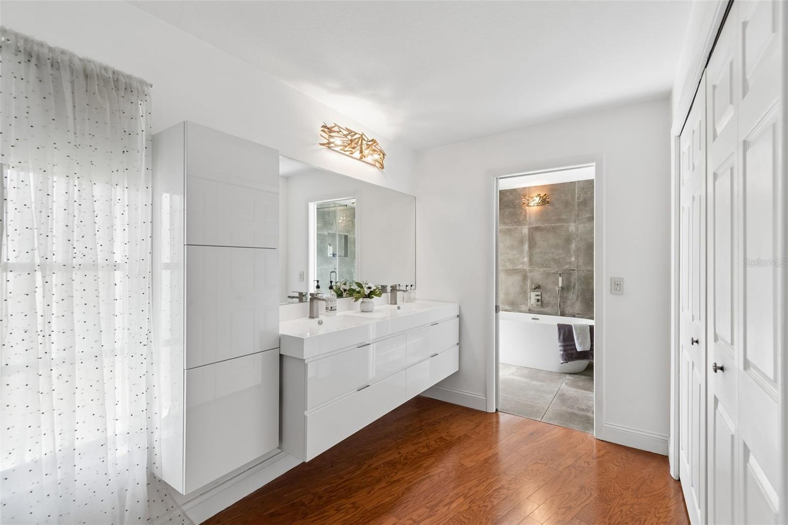 LAKE ELLEN - Residential