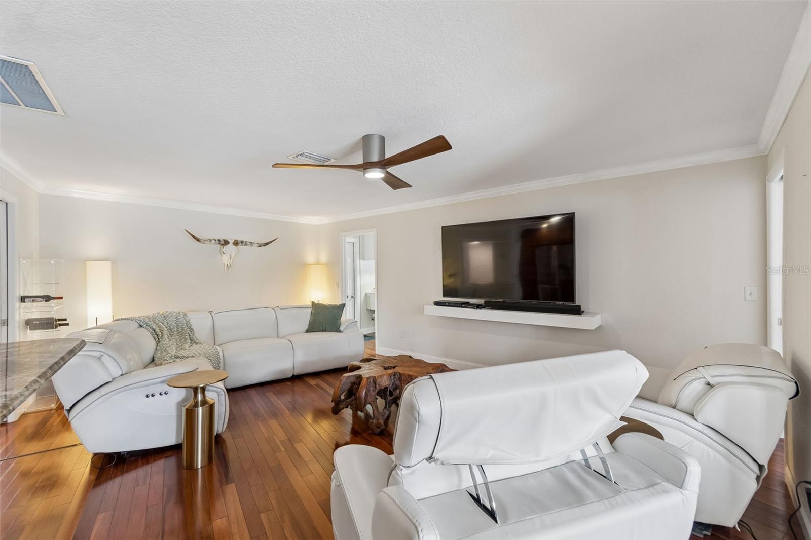 LAKE ELLEN - Residential