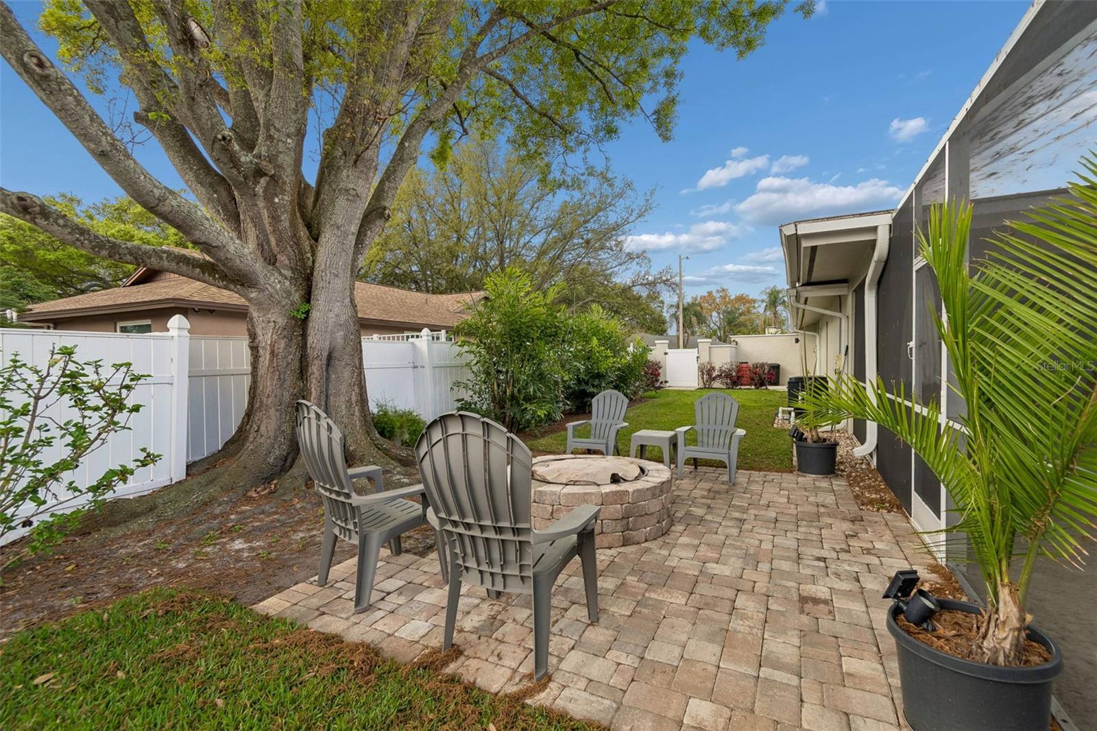 LAKE ELLEN - Residential