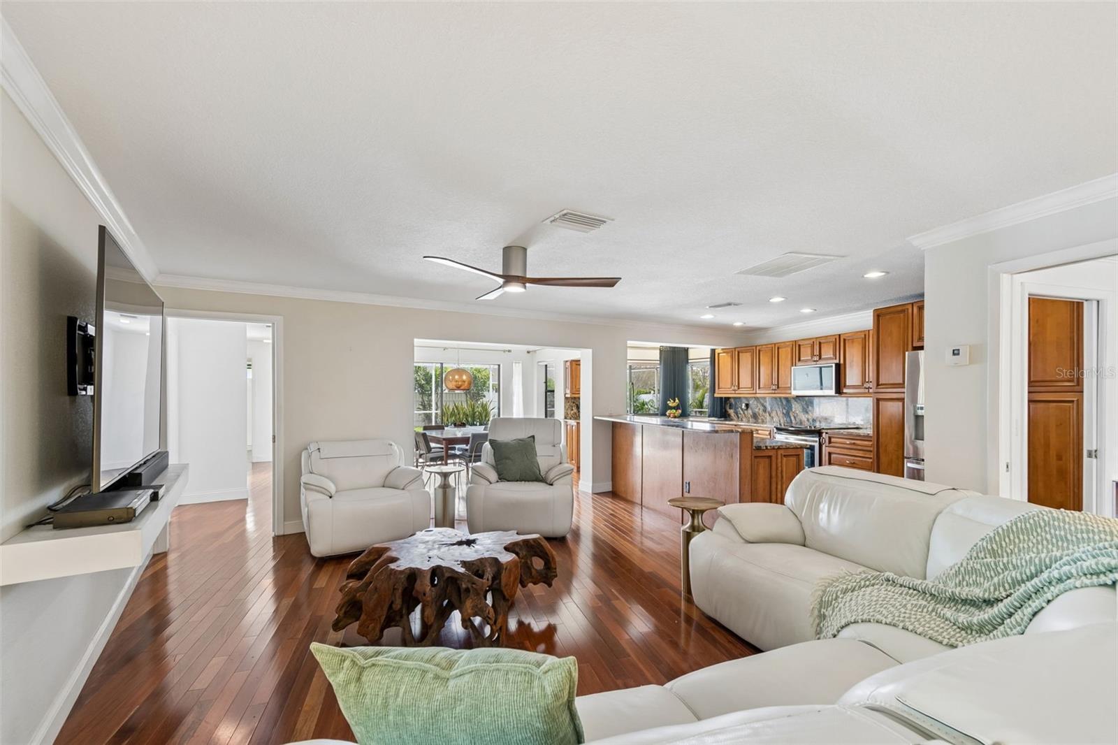 LAKE ELLEN - Residential