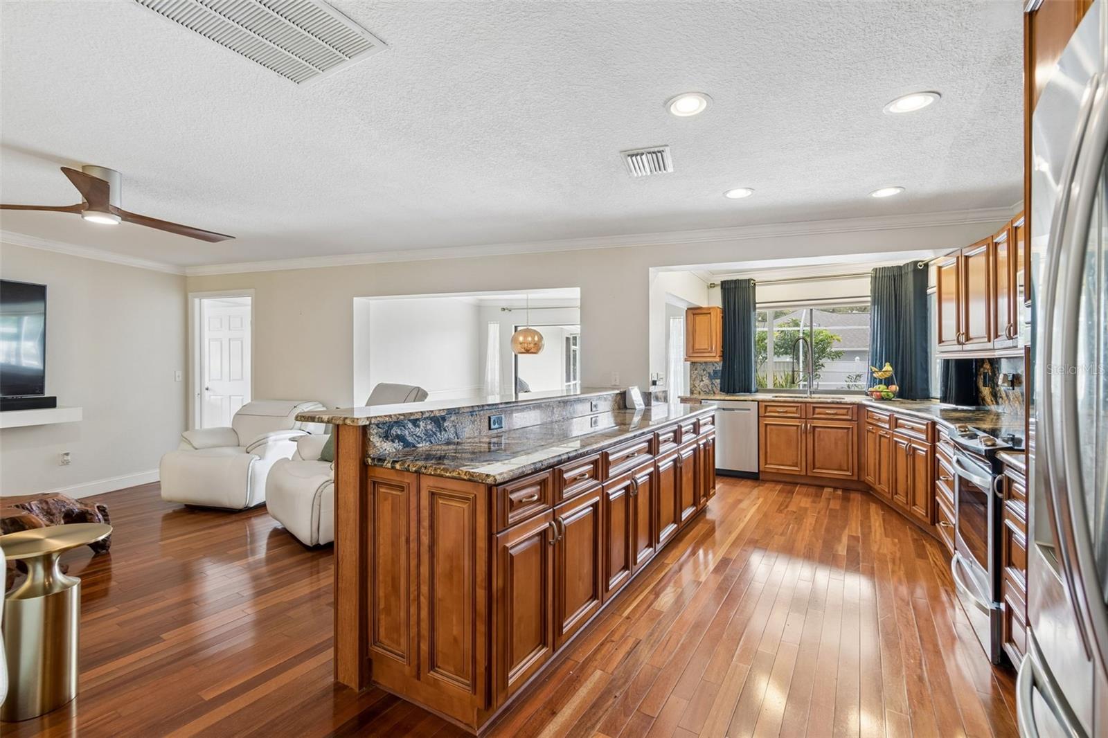 LAKE ELLEN - Residential