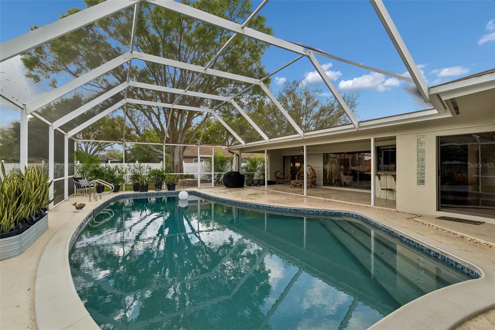 LAKE ELLEN - Residential