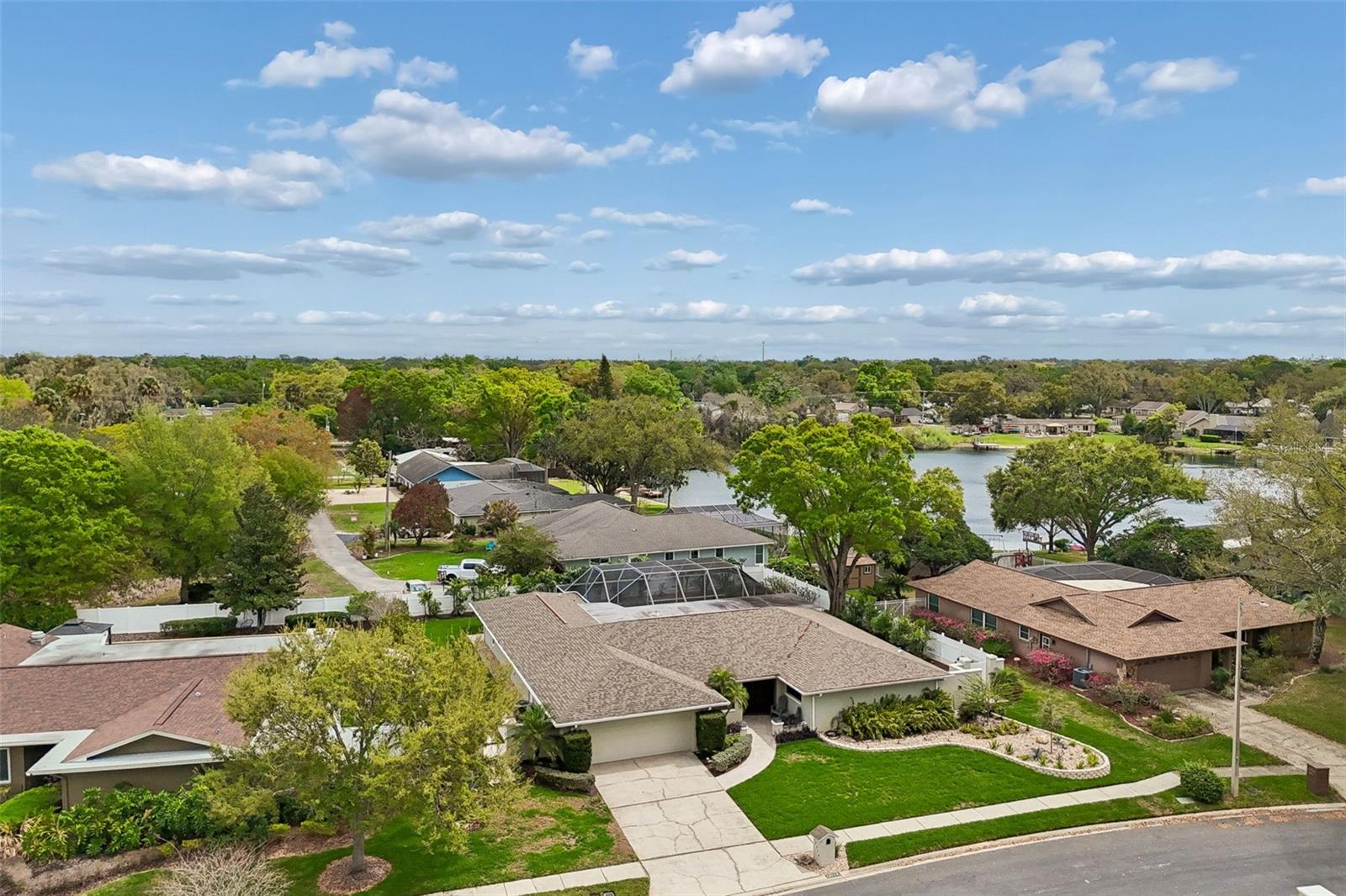 LAKE ELLEN - Residential