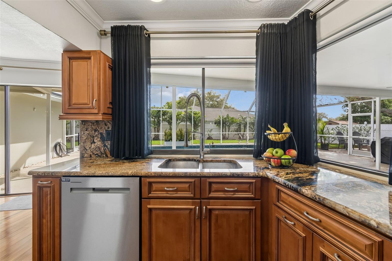 LAKE ELLEN - Residential