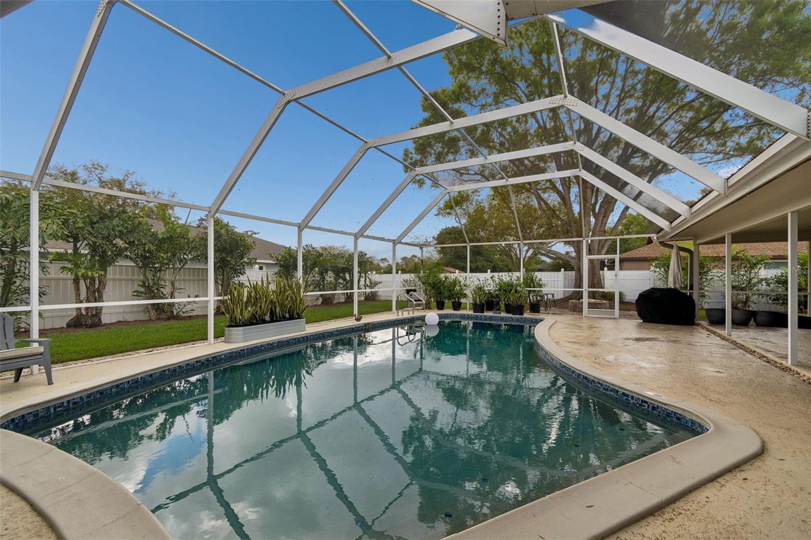 LAKE ELLEN - Residential