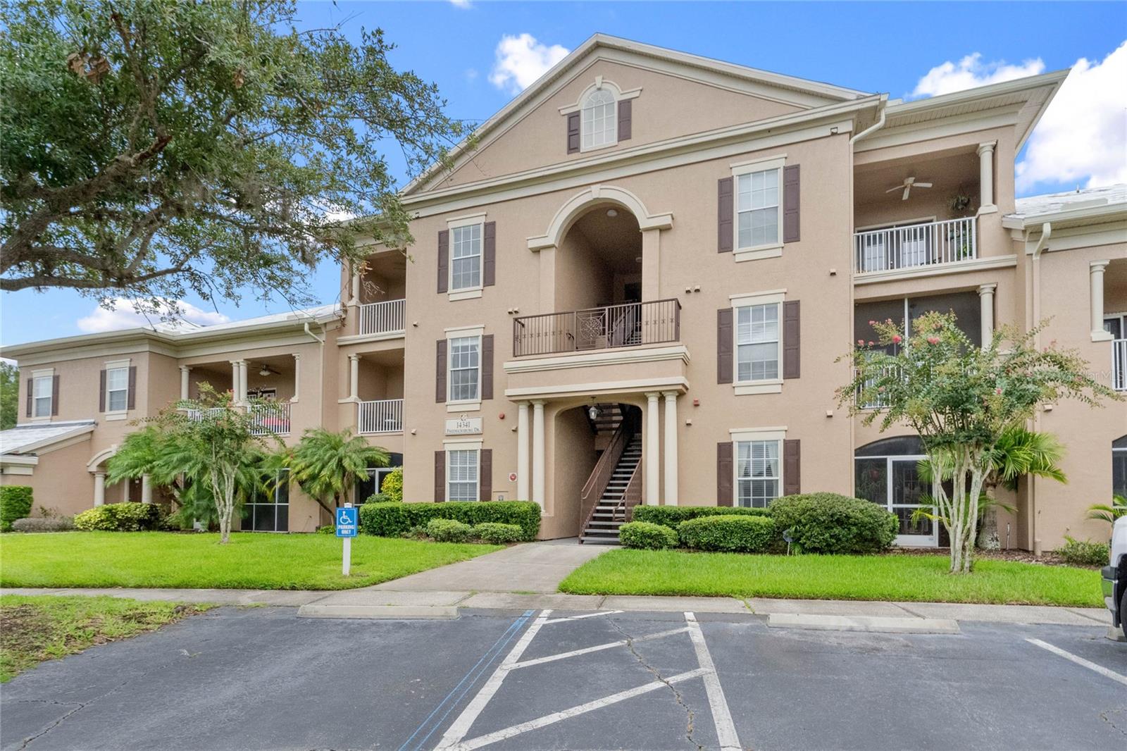 This 1 bedroom, 1 bathroom third floor condo is located in the gated community of Capri At Hunters Creek near local shops, restaurants, and schools. Features include a spacious main living area with vaulted ceilings, a lovely kitchen, a laundry room, balcony with lake view, and an additional storage room. Community amenities include a beautiful clubhouse with pool, gym, volleyball court, and playground. Schedule a showing or submit an application online.
All Real Property Management & Realty residents enjoy convenience and well-maintained homes, with our safe and secure online portal where you can submit maintenance requests and pay online with multiple payment options, and a 24/7 emergency maintenance response team. Please note the listed amenities may not be accurate.