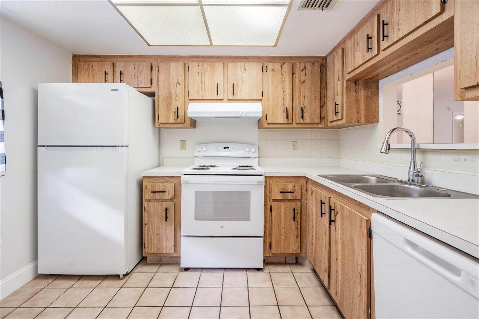 2465 NORTHSIDE DRIVE 605